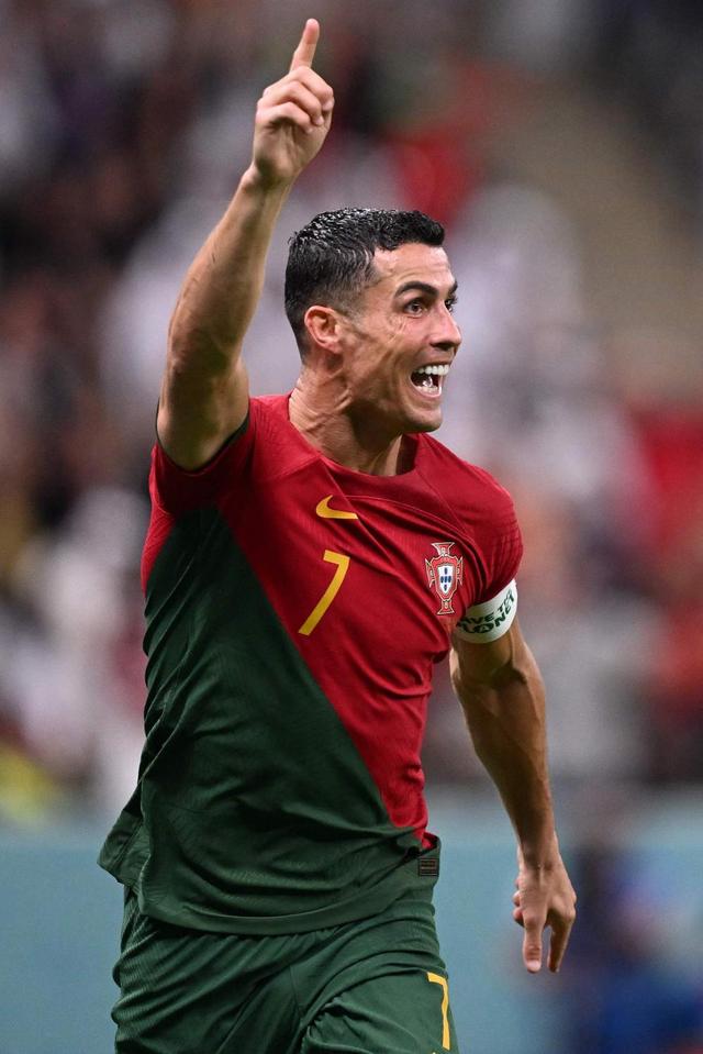 维尼修斯不满皇马队友！向阿隆索抱怨：都想带球 球迷却嘘我