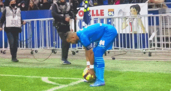 《最远的边陲》开发商回应盗版玩家批评BUG 请先买正版再说