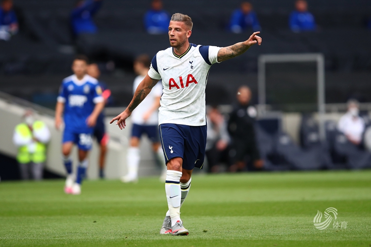 字母哥：我永远不会申请交易 我对雄鹿全身心投入